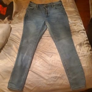 Bluenotes Size 30 Skinny Blue Jeans